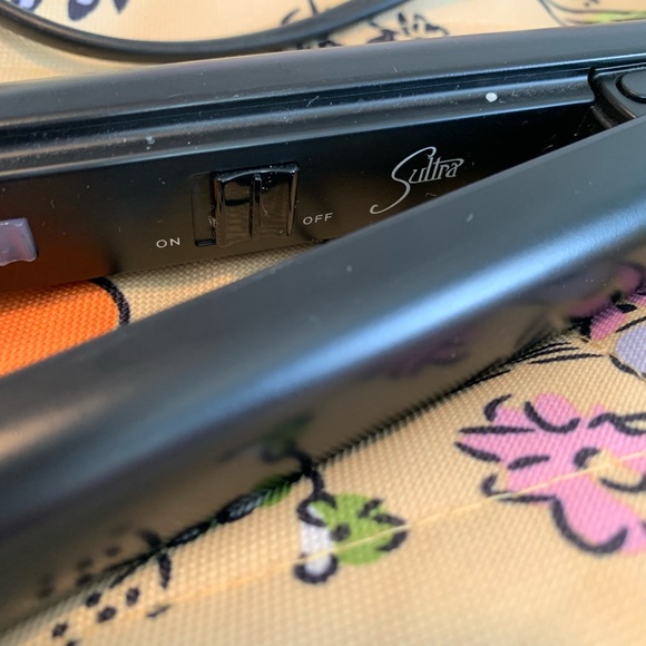 Sultra Hair Straightener - Picture 2 of 3